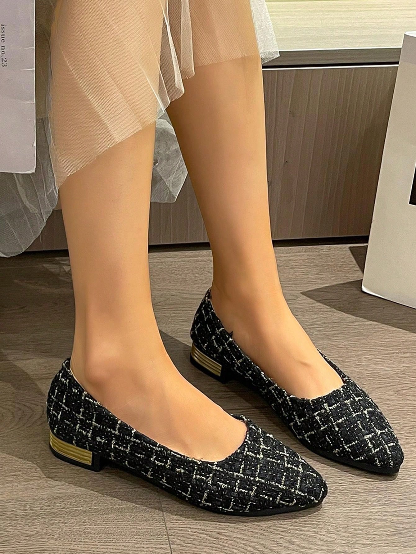 Women's Retro Princess Style Plaid Pattern Low Heel Pointed Toe Suede Flat Shoe For Parties, Holidays