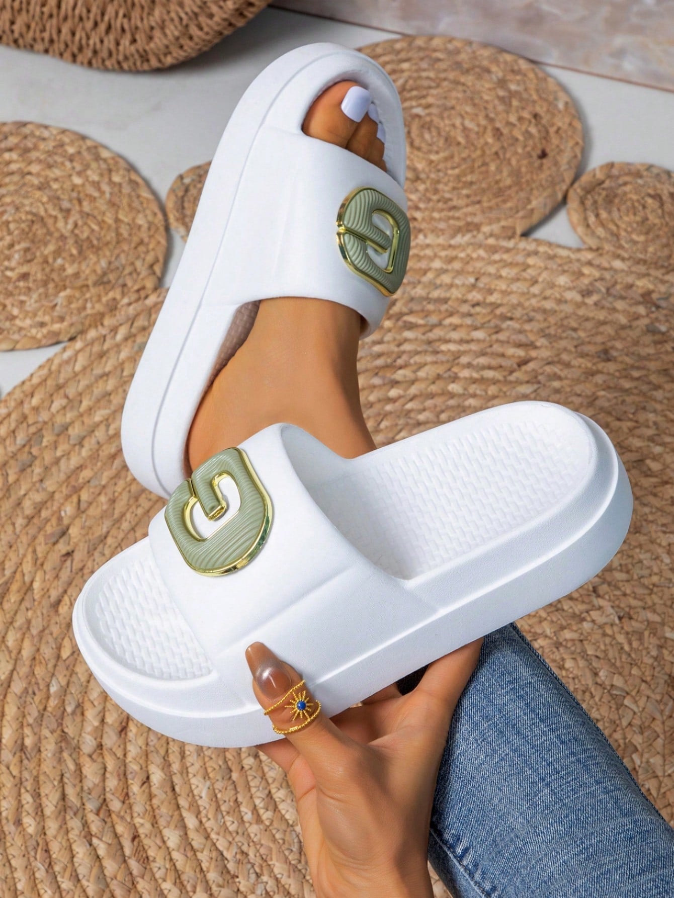 Women's Summer Slippers With Thick & Waterproof Platform, Soft & Quiet Anti-Skid Sole, Fashionable & Versatile Metal Letter Buckle, Perfect For Holiday & Beach, Indoor & Outdoor, Bathroom & Bedroom