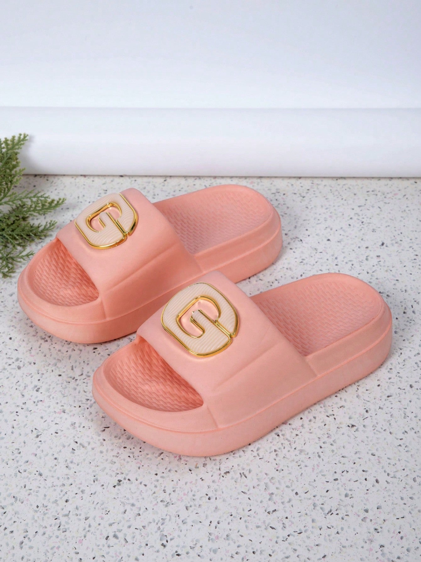 Women's Summer Slippers With Thick & Waterproof Platform, Soft & Quiet Anti-Skid Sole, Fashionable & Versatile Metal Letter Buckle, Perfect For Holiday & Beach, Indoor & Outdoor, Bathroom & Bedroom