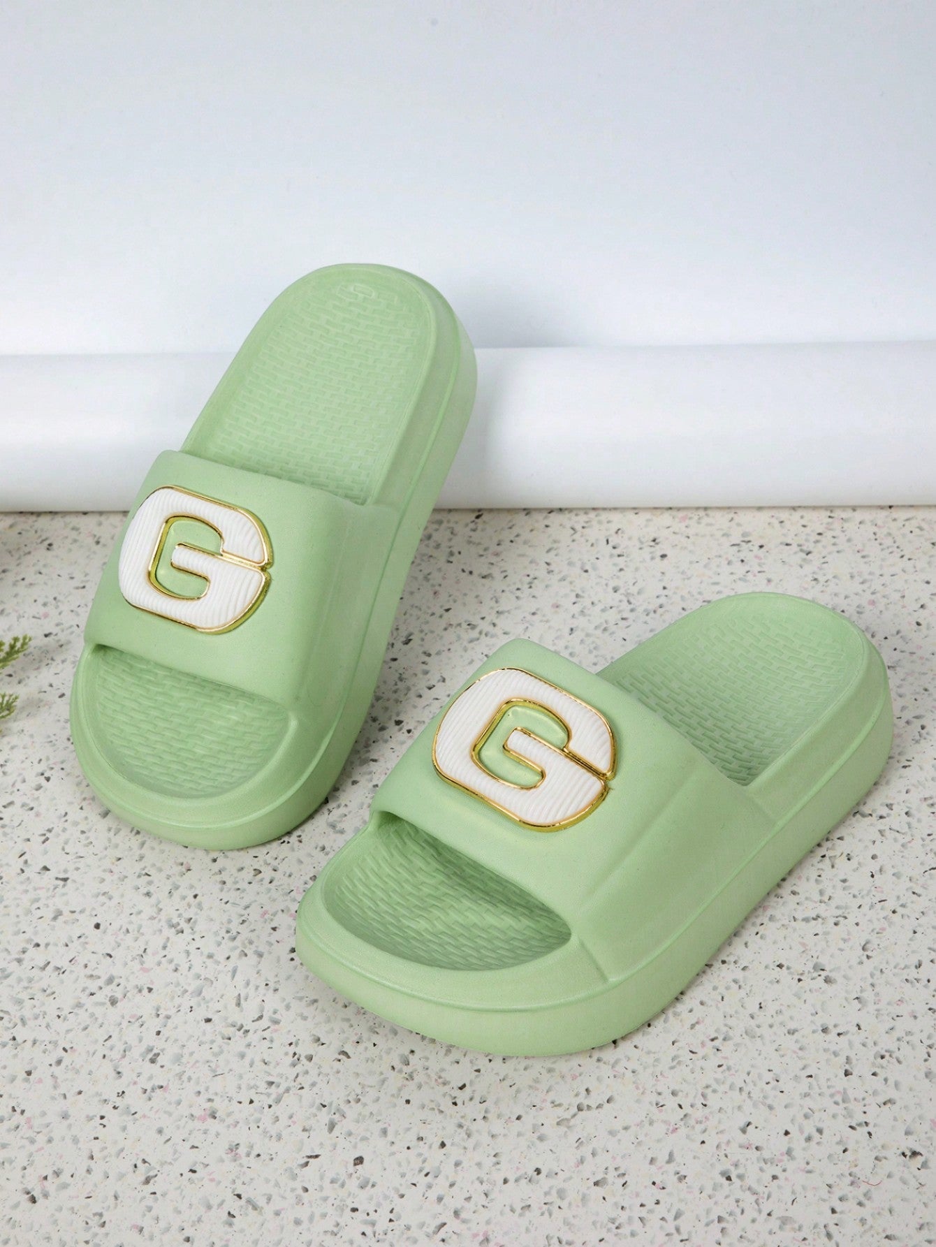 Women's Summer Slippers With Thick & Waterproof Platform, Soft & Quiet Anti-Skid Sole, Fashionable & Versatile Metal Letter Buckle, Perfect For Holiday & Beach, Indoor & Outdoor, Bathroom & Bedroom